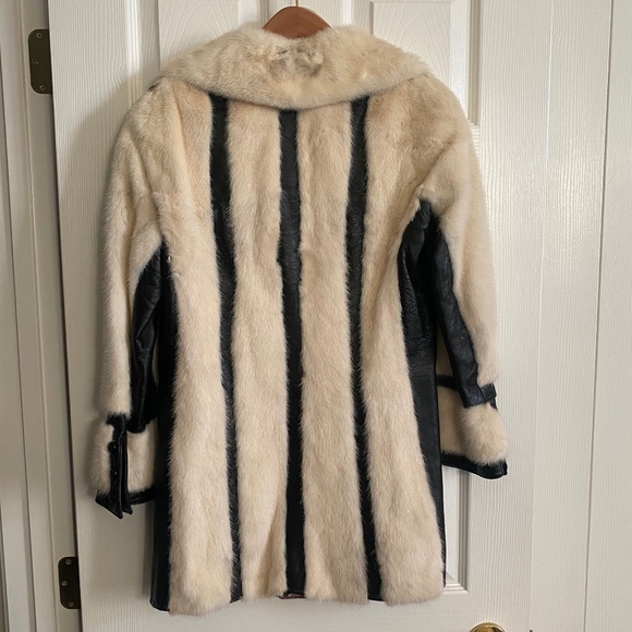 Vintage Fur and Leather Coat. - Picture 2 of 7